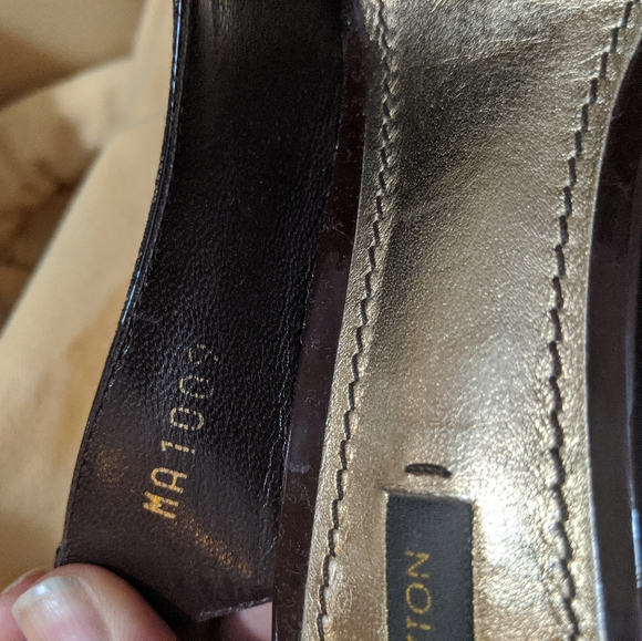 Louis Vuitton - Picture 11 of 12